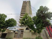 Amplo apartamento no Centro
