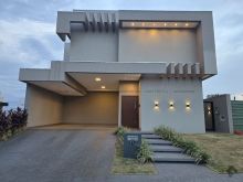 Excelente sobrado de alto padrão com piscina