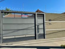 Casa ampla com suíte com closet - área gourmet e terreno
