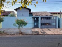 Casa com 3 dormitórios e piscina no Tiradentes