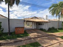 Maravilhosa casa térrea em condomínio fechado