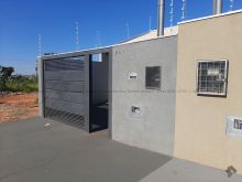 Casa nova com terreno e 2 vagas de garagem