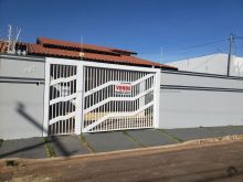 Excelente casa com ótima localização