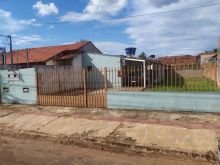 Terreno amplo com 2 casas