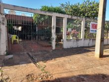 Casa com terreno de esquina