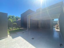 Casa com 3 dormitórios próximo a Tamandaré