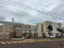 Apartamento com área privativa e mobiliado