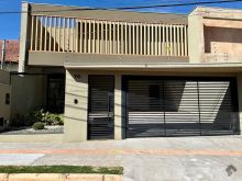 Maravilhoso imóvel com fachada em Brise de alumínio