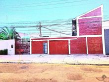Sobrado com 2 vagas cobertas - 2 quartos