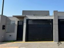 Casa com 3 quartos sendo 1 suíte
