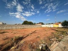 Amplo terreno para construtores