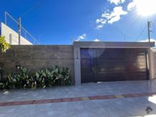 Casa - Centro - porteira fechada