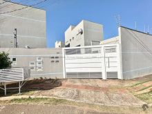 Sobrado em condomínio com 02 suítes