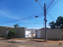 Casa com amplo quintal com IPTU incluso