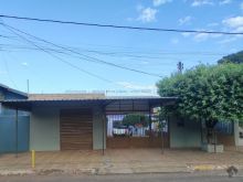 Casa com salão comercial