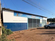 Área comercial na beira da rodovia