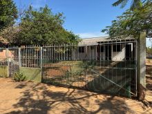 Terreno com 2 casas