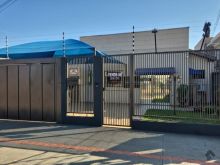 Linda casa de uso misto