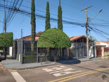 Lindíssima casa térrea de esquina