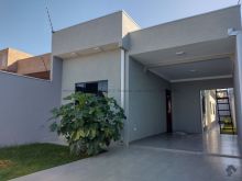 Linda casa com 3 quartos - suíte