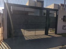 Casa 3 quartos sendo 1 suite - área gourmet com blindex e 3 vagas
