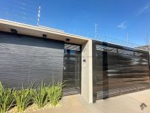 Casa 1 suíte e 2 quartos com piscina