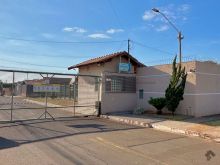 Casa em condomínio com 2 quartos e quintal