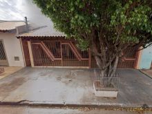 Ampla casa térrea
