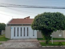 Casa de esquina com gourmet completo e energia solar