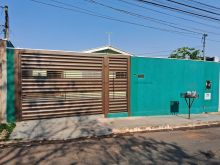 Casa com 2 quartos - com edícula - casa alugada