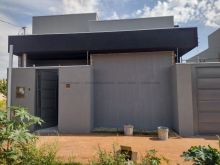 Casa nova - lindo projeto moderno com suíte e espaço