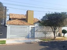 Casa com 3 quartos com piscina - Vilas Boas