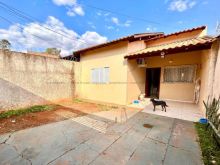 Casa térrea bem localizada no Rita Vieira