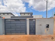 Casa nova com piscina