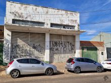 Salão comercial com mezanino