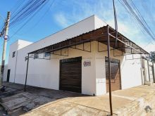 Salão amplo de esquina