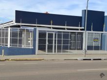 Excelente casa comercial