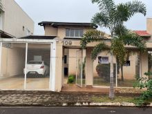 Casa térrea com mezanino