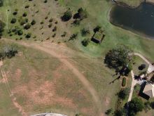 Único terreno de 2.181m² - fundo golfe