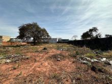 Terreno paralelo a avenida Gury Marquês