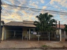 Casa com edícula