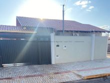 Linda casa com piscina no Santo Antônio