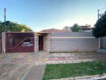 Casa ampla e bem localizada na Vila Vilas Boas