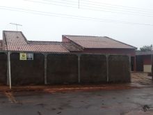 Casa de esquina espaçosa