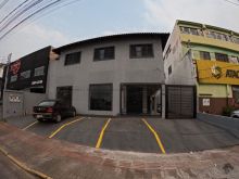 Imóvel comercial com 02 apartamentos