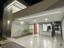 Casa ampla com piscina