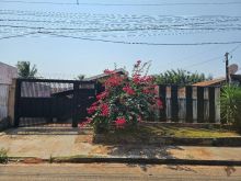 Imóvel com terreno amplo próximo ao Alphaville