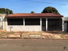 Uma suíte mais dois quartos