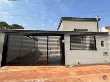Excelente casa térrea com 03 quartos próximo UFMS