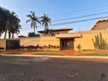 Sobrado com 05 suítes